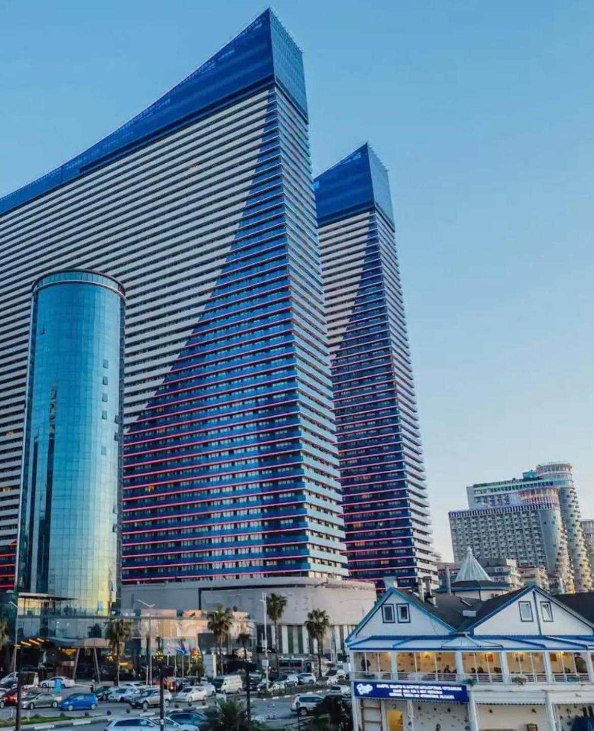 Orbi City 24-7 Panoramic Views Batumi Exterior photo